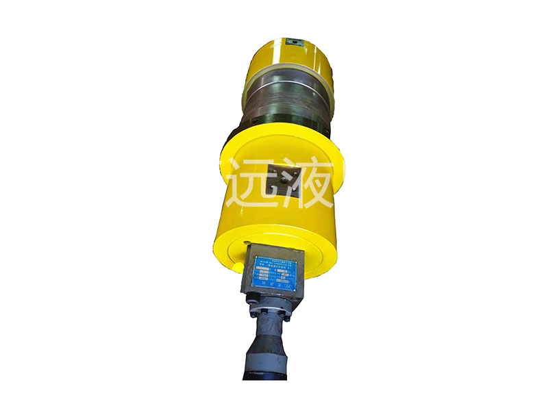 剪切機用帶(dai)充液閥液壓(yā)缸D250-450